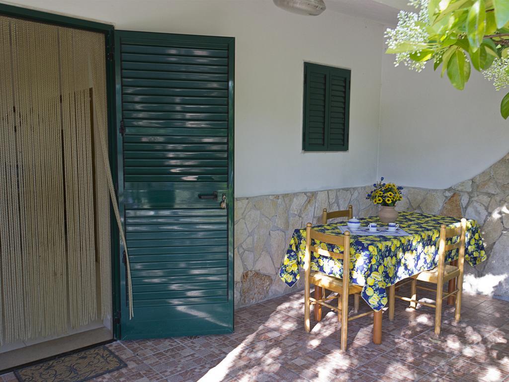 Camping Village Degli Ulivi Mattinata Habitación foto