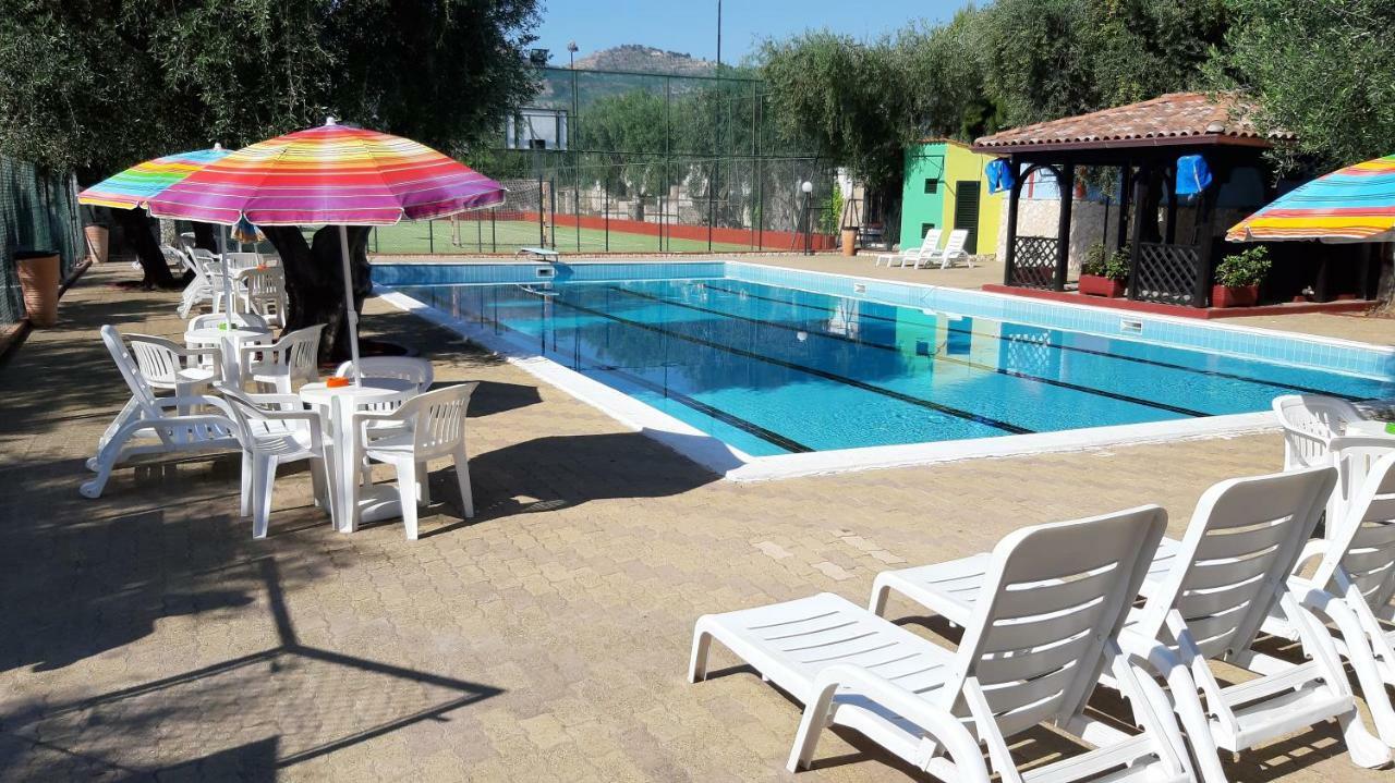 Camping Village Degli Ulivi Mattinata Exterior foto